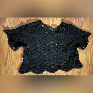 black open knit delicate floral crochet short sleeve top scalloped hemline